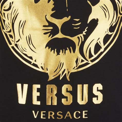 VERSACE VERSUS LION HEAD MOTIF T